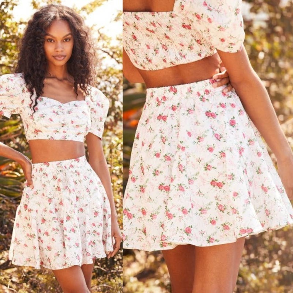 Lulus NWT Cute Factor Floral Print Tiered Woven A-Line Mini Skirt White Medium